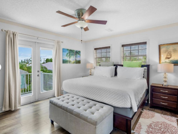 Holmes Beach Vacation Rental with Pool, Spa & Tiki Bar - Anna Maria Island